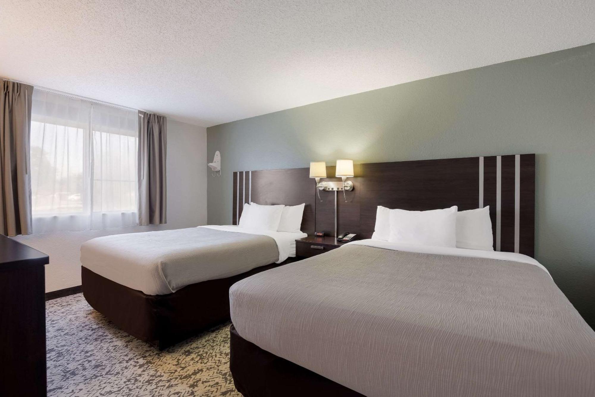 Quality Inn Hall Of Fame Canton Exterior foto